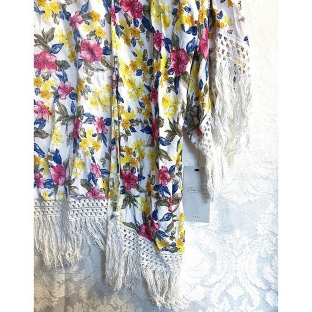 Zara Trafaluc NWT Floral Knit Trim Fringed Kimono Cardigan Size M Swim Cover Up - Picture 4 of 9